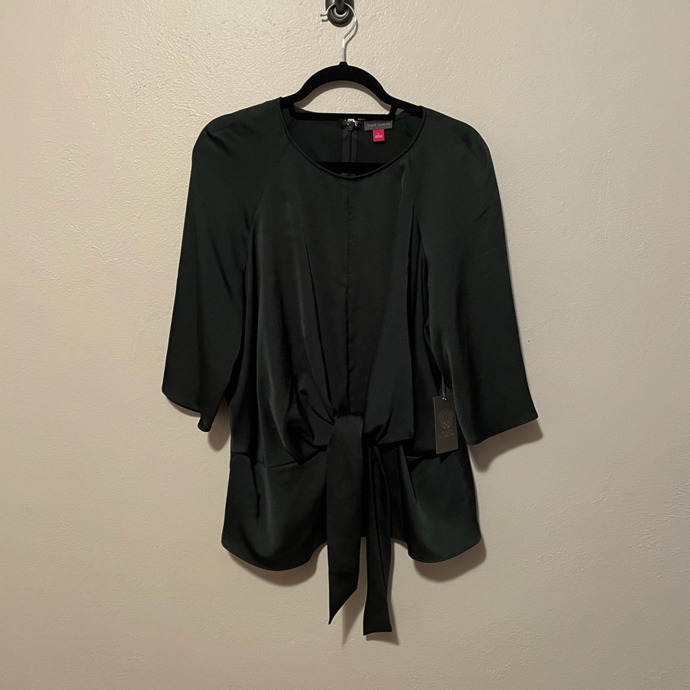 Emerald Green Vince Camuto Satin Top 💚